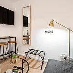 Beautiful Hyde Park Studio Flat