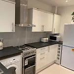 Sweet Home Golders Green London Garden Flat
