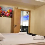 Hyde Park Apartment