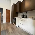 Nice Studio Shepherd\'S Bush London Near Everything