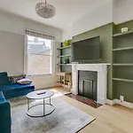 Balham Near Tube Victorian House 4 Bedrooms 9 Beds