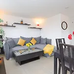 2-Bed 2-Bath Flat Around The Corner From Portobello Market