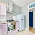 Cozy 1-Bed Apartment In Brixton