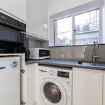 Bright Studio Flat In The Heart Of Marylebone