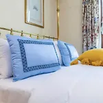 Remarkable 3-Bedroom Apartment In London
