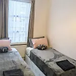 2 Bed Flat In The Heart Of Marylebone