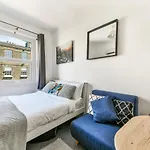 Chapel Market, Studio In Angel- Sleeps Upto 3