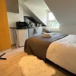 Economic Studio In The Heart Of Chiswick - London