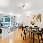 Unique 2 Bed 2 Bath Victorian Flat Regents Park