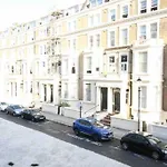 Wonderful Apartment In Earl\'S Court