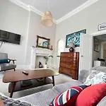 Wonderful Apartment In Earl\'S Court