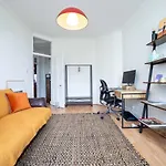 Pass The Keys One Bedroom Apt Near Popular London Attractions