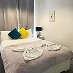 Burwood 2 Bedroom Apartment