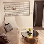 Modern 1 Bed Flat In The Heart Of Hackney