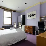 Stunning Three Bed In West Hampstead