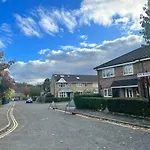 3 Bedroom House 2 Stops From London Bridge