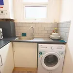 Cosy Family Home W/Wi-Fi, Parking, Self Check-In