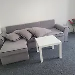 Lovely 2-Bed Fully Refurbished House In London