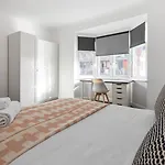 Outstanding 2 Bed Apartment In Central Camden Sleeps 6