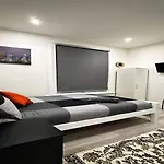 Studio Flat In Ealing Broadway