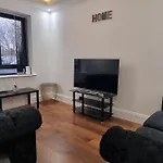 Modern Majesty 3 Bed 3 Bath House In London