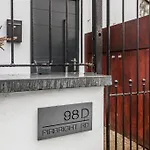 Modern Majesty 3 Bed 3 Bath House In London