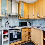 Charming Apartment, Sleeps 4- 15 Mins To Central