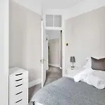 Luxury 3 Bedroom Apartment In The Heart Of High Street Kensington, London.