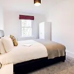 Bright&Modern Earls Court Gem