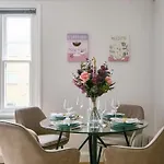 Charming One Bedroom Flat On Portobello Road