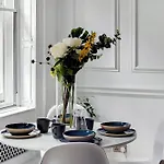 Welcome London - Stay At The Piazza!