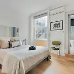Welcome London - Stay At The Piazza!