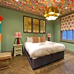Long Stay Discounts - 3 Bed Kensington Garden Flat