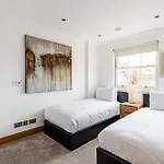 Elegant And Cosy Family Apartment In Marylebone