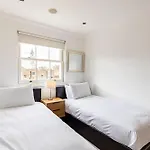Elegant And Cosy Family Apartment In Marylebone
