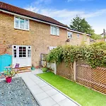 2 Bed With Garden & Free Parking Near The Thames