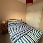 Quaint & Cosy 1 Bedroom Flat - Kensington Olympia!