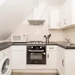 Olympia-Museums-KensingtonLondon Apartment