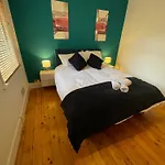 E10 Short Stay Apartment