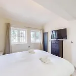 2Bed Home With Free Parking - 40Min To City Centre