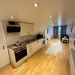 One Bedroom Flat Near Tube And Wembley Stadium