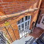 3 Bedroom 2 Bathroom Victorian Flat In Kensington