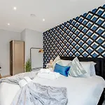 Lavish London Apartment - 5 Minutes From Tottenham Stadium Spurs - Chris Brown Concert