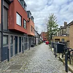 Modern Comfort One Bed Flat In Golders Green
