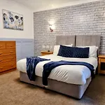 2 Bed Entire House In London Easy Acces To London