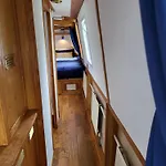 Cosy Canal Boat In Little Venice For Family & Friends