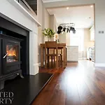 Luxury 2-Bed Marylebone Georgian House With Private Garden & Office