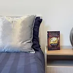 2 Bed Flat 10 Min From Notthing Hill!
