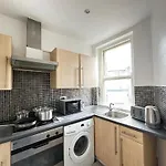 Beautiful Apartment Near Central London