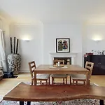 Bright & Spacious 4-Bed Flat In London